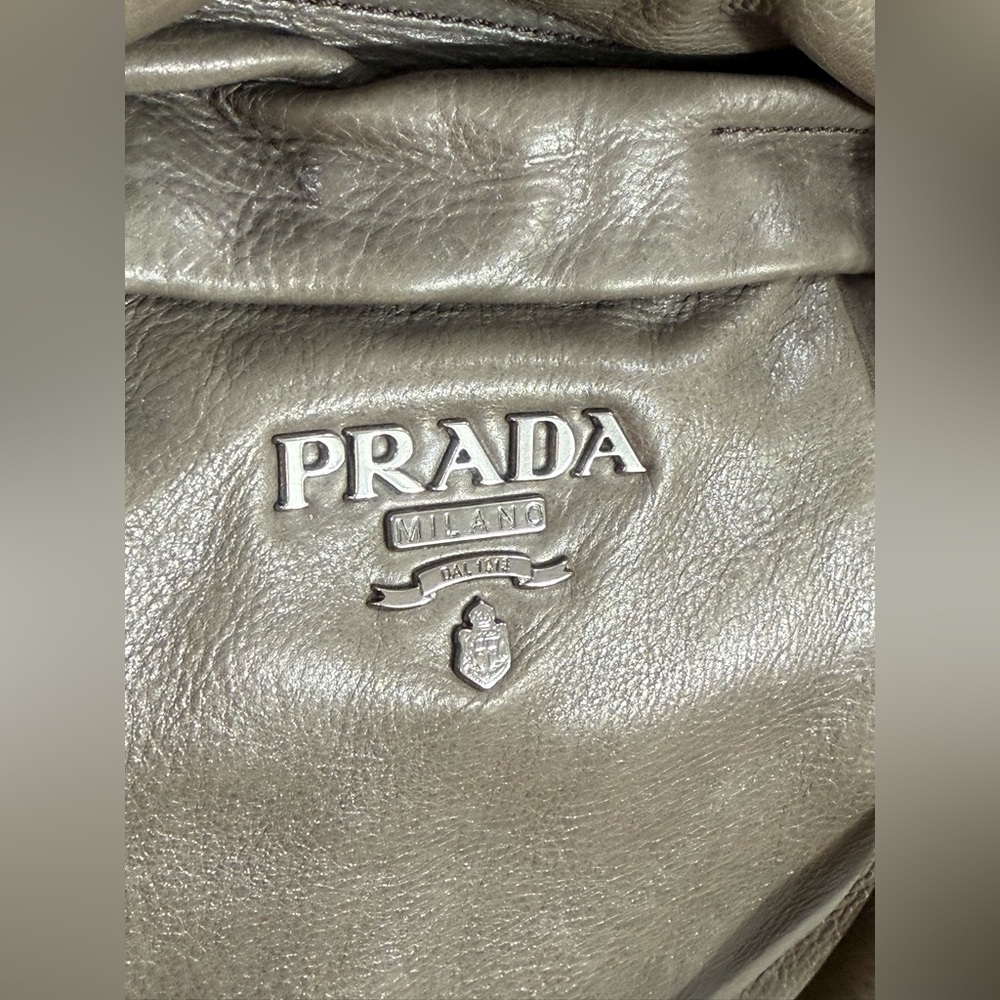 PRADA pleated calf leather bag w/authenticity card elephant grey very good cond